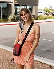 8 pictures - Angel Youngs Eats A Red Robin