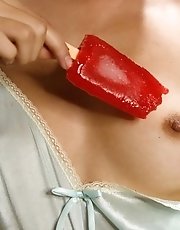 8 pictures - "Queti Revello Shiny Valentine 2"