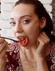 9 pictures - Ivah Anseline Wraps It Up