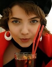 8 pictures - Victoria Minina Cafe Society 1